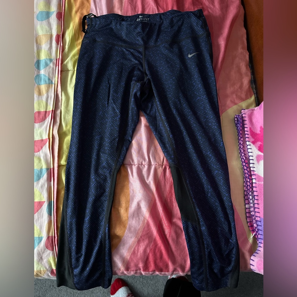 Nike Dri-Fit capri leggings ✨